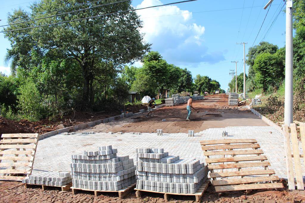 Nova empresa será contratada para executar obras de pavimentação no município